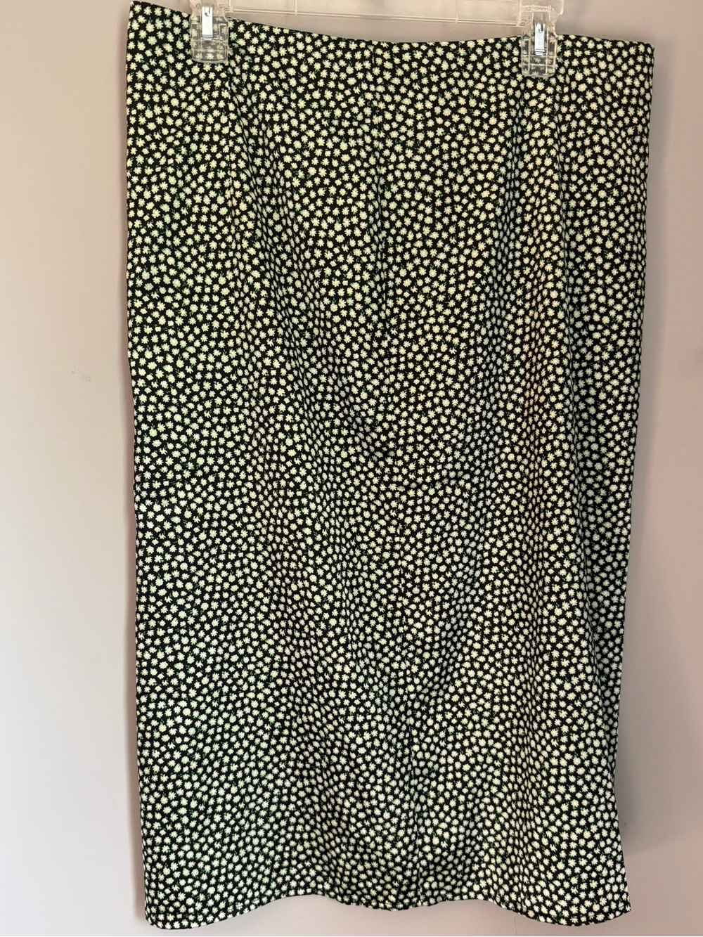 H&M black white and green silky Floral Midi Skirt 90’s style